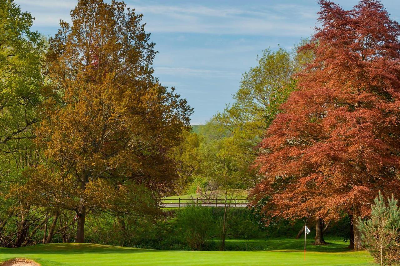 Delta Hotels By Marriott Tudor Park Country Club Maidstone Buitenkant foto